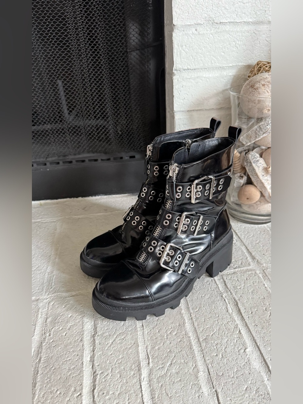 Alice + Olivia Hali Black Patent Leather Buckle Combat Boots Size 8.5